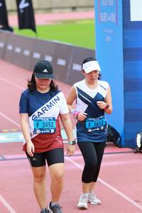 BIB: 2452, 1613
                            <button type="button" onclick="openModal(4638855)" class="btn btn-primary btn-sm float-right btn-popup" data-toggle="modal" data-target=".modal-high-quality">
                        <i class="fas fa-shopping-cart"></i> Add to Cart
                    </button>
                                            <button type="button" onclick="isThisMe(4638855, true)" class="btn btn-success btn-sm float-right btn-popup btn-isme hidden" data-toggle="tooltip" data-placement="bottom" title="นี่คือรูปของคุณใช่ไหม คลิกที่นี่เพื่อเอาเข้าอัลบั้ม">
                        <i class="fas fa-plus"></i> Add to album
                    </button>
                    <button type="button" onclick="isThisMe(4638855, false)" class="btn btn-warning btn-sm float-right btn-popup btn-isnotme hidden">
                        <i class="fas fa-ban"></i> Remove from album
                    </button>